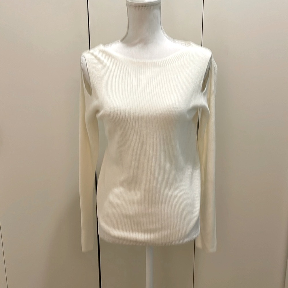 Express long sleeve ivory sweater size xs NWOT #116